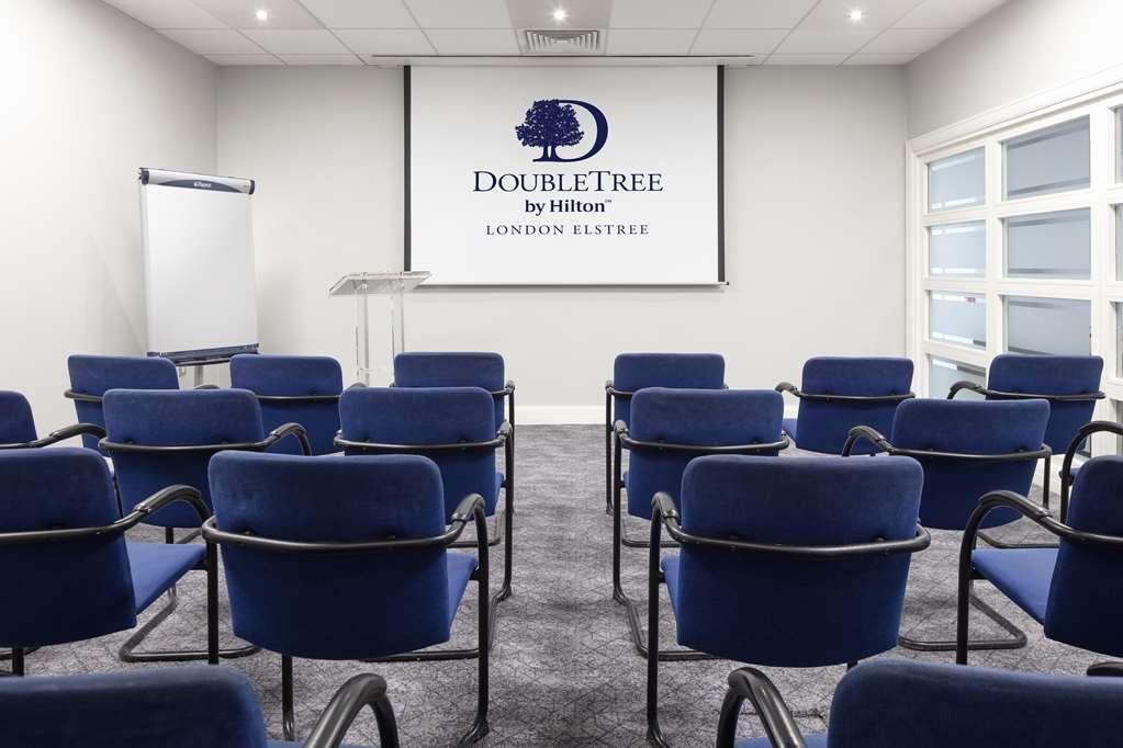 فندق Doubletree By Hilton London Elstree بورهاموود المرافق الصورة