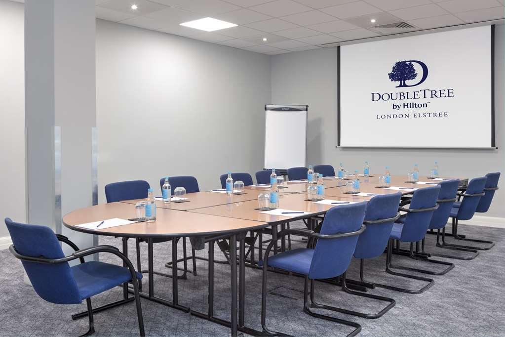 فندق Doubletree By Hilton London Elstree بورهاموود المرافق الصورة